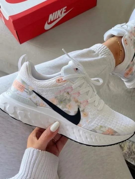 SNEAKERS FOR HER